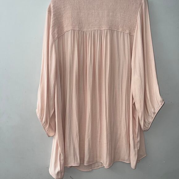 Torrid Crepe Smocked Blouse in pale pink size 5x - Picture 6 of 6